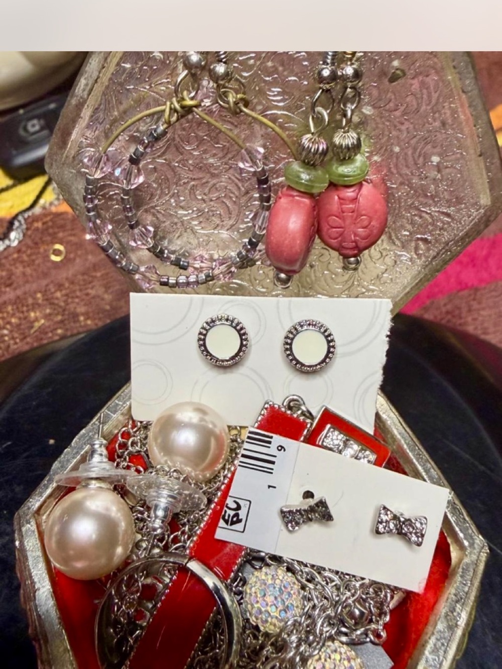 Vintage Japanese trinket holder with silver tone jewelry